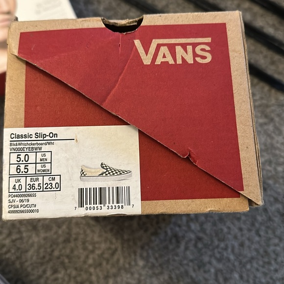 Vans - Picture 2 of 2